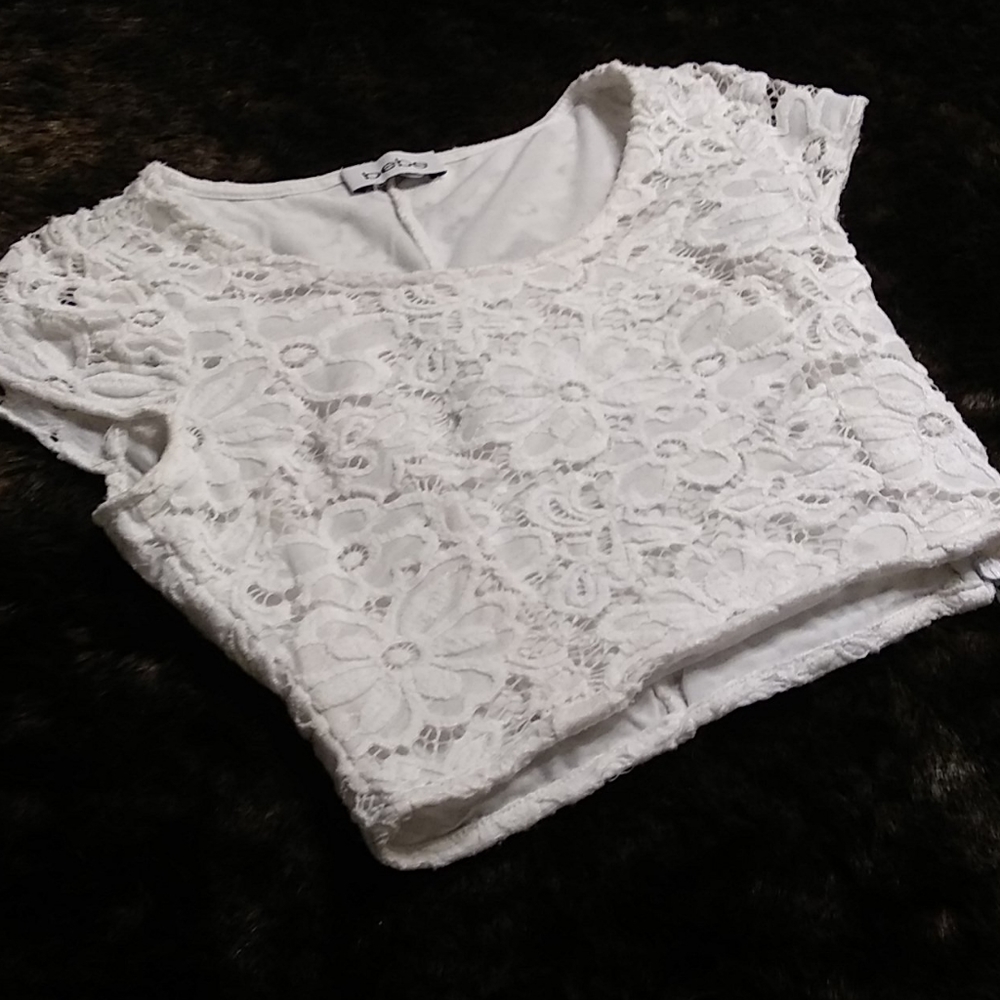Short sleeve white crop top